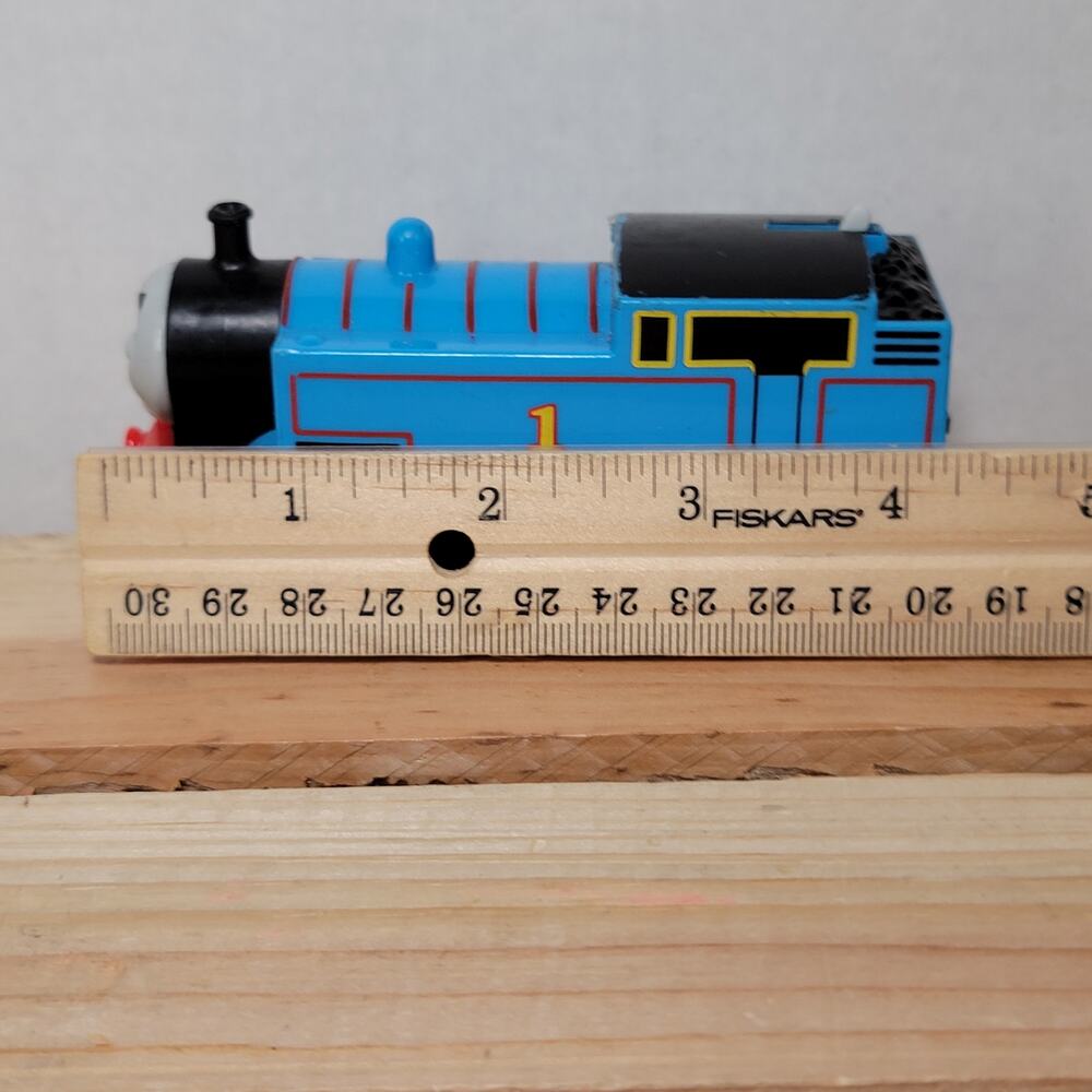 Thomas & Friends TrackMaster Motorized Toy Train Engine - Picture 7 of 7